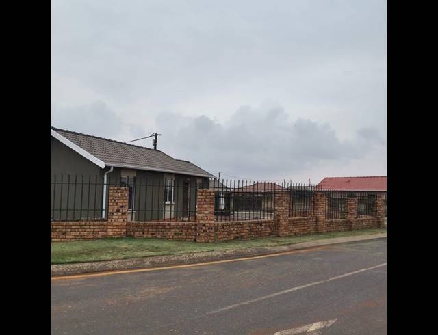 3 BEDROOM HOUSE FOR SALE IN SAVANNA CITY